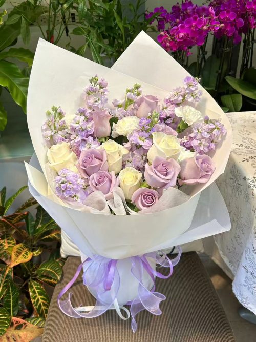 白+紫玫瑰 12支 配花
